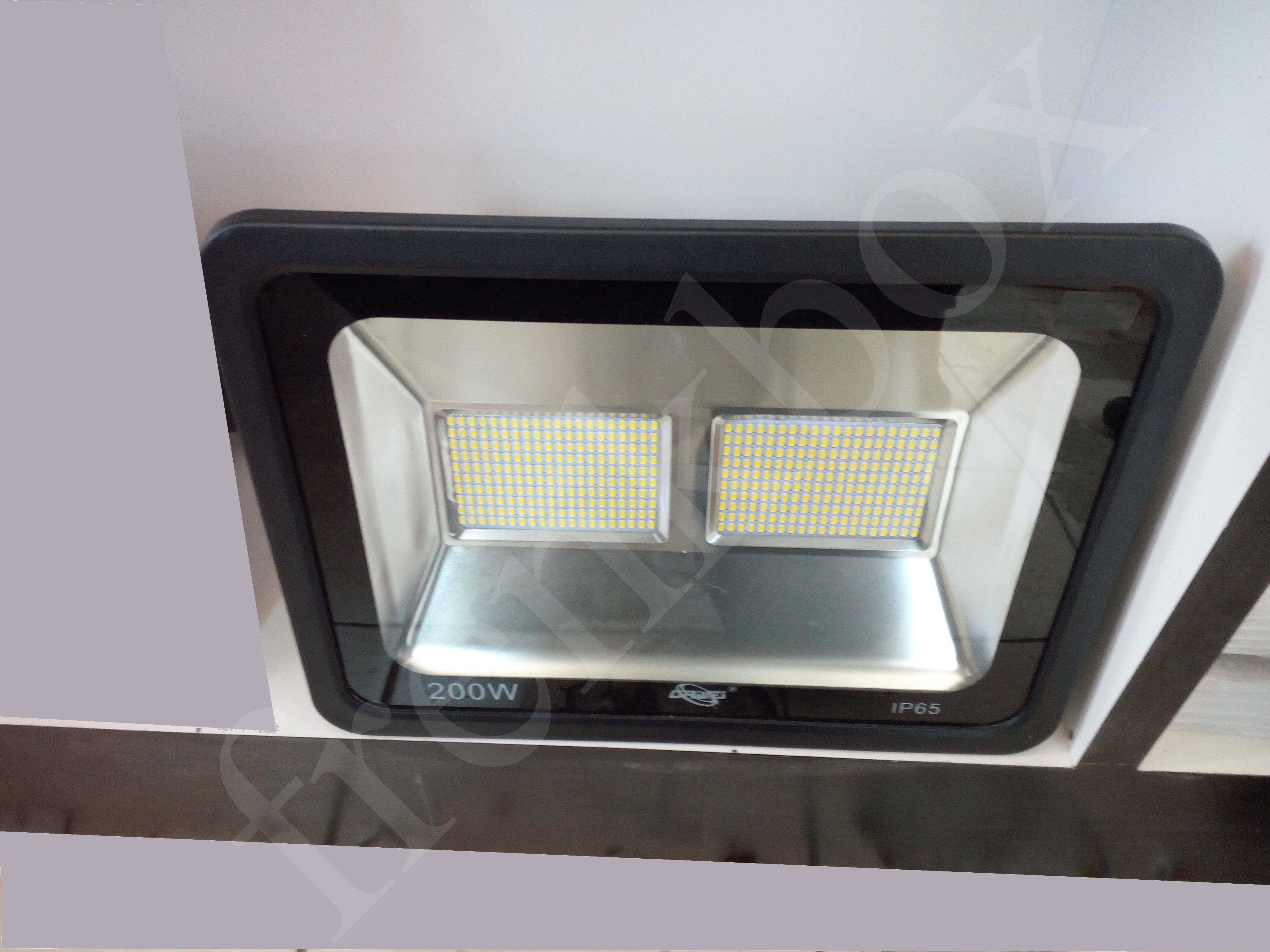 20161220205901 faro led smd 200 watt per campo sportivo, tennis.jpg Faretto led esterno